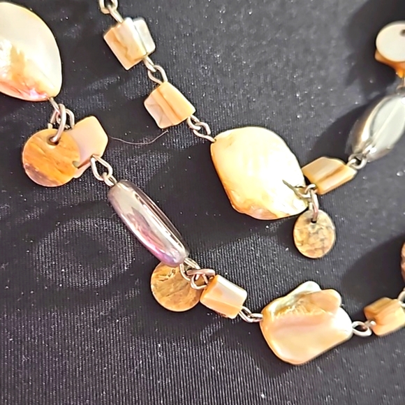 Dual strand shell and bead graduated necklace - Picture 5 of 6